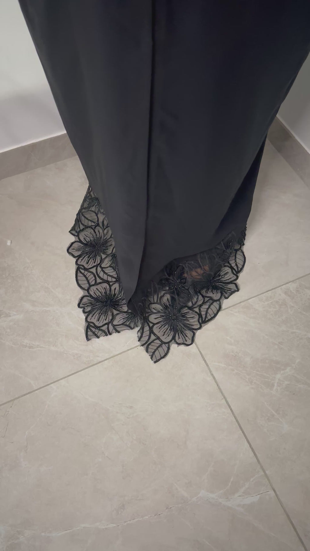 Abaya Ines
